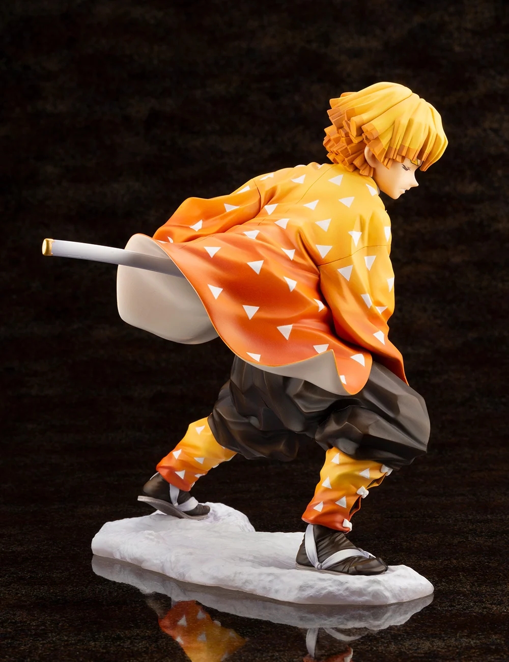 ARTFX J Zenitsu Agatsuma - Demon Slayer Yaiba - Image 3